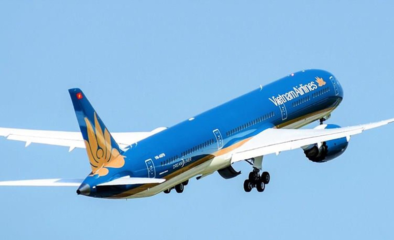 Vietnam Airlines le premier vol pour rapatrier des Vietnamiens en Ukraine décolle le 5 mars